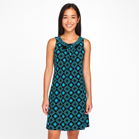 Magnolia Grace Dresses & Skirts - Little Black Dress with Pop of Color Sleeveless  Dress Size M Shift Sheath